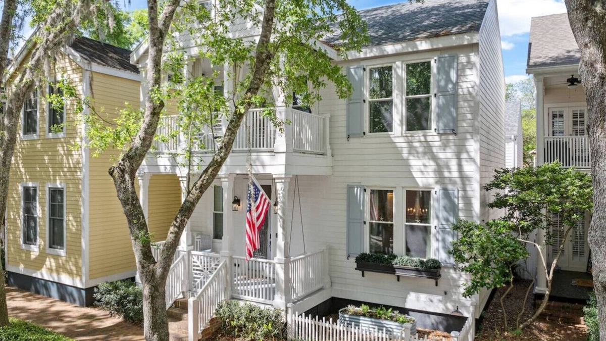 Haile Plantation House | Haile Hideaway | 3 Beds w/Crib + Hot Tub Near UF