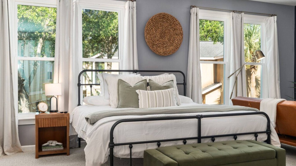 Haile Plantation Cabin | Haile Retreat – King Bed, Workspace, Private Entry