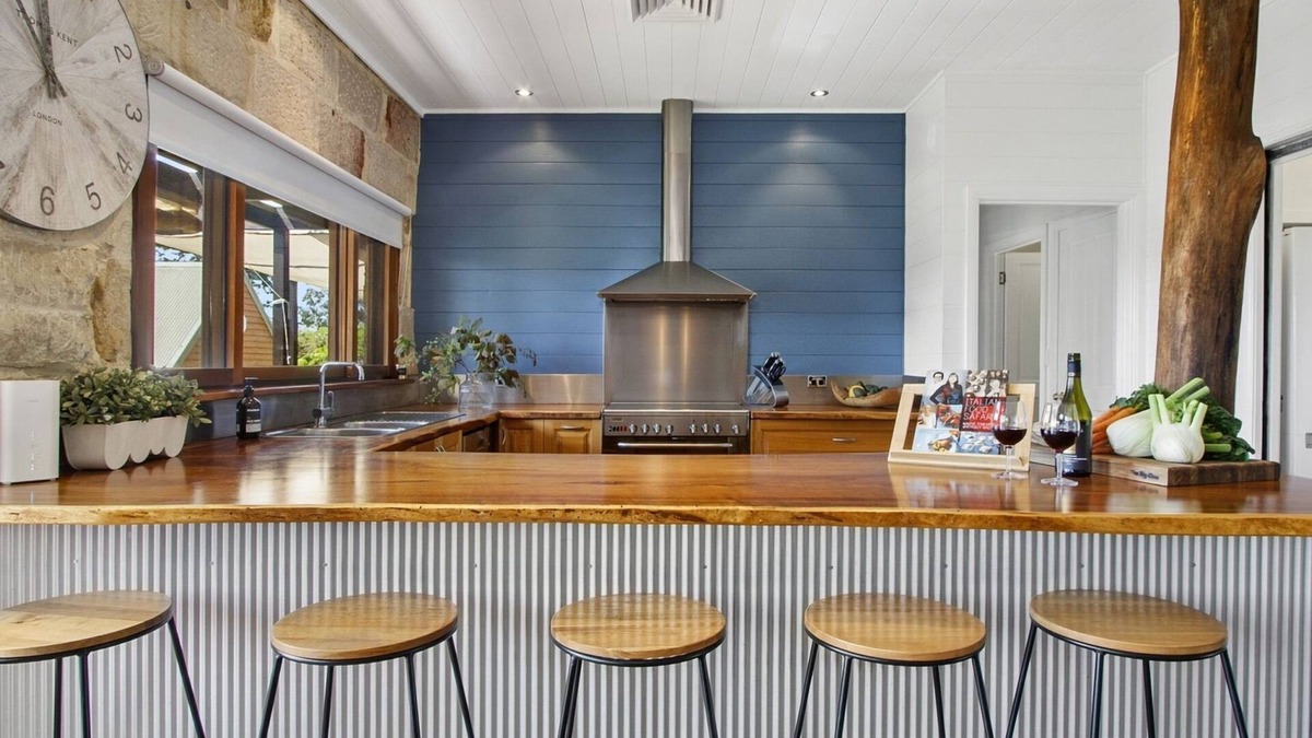 Kurrajong House | HAILEY@KURRAJONG - stylish and delightful. SPECIALS ON NOW !
