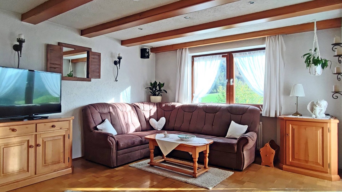 Aschau im Chiemgau Apartment | Haindorfer Berg vacation apartment, 102 sqm, two bedrooms, south-facing balcony