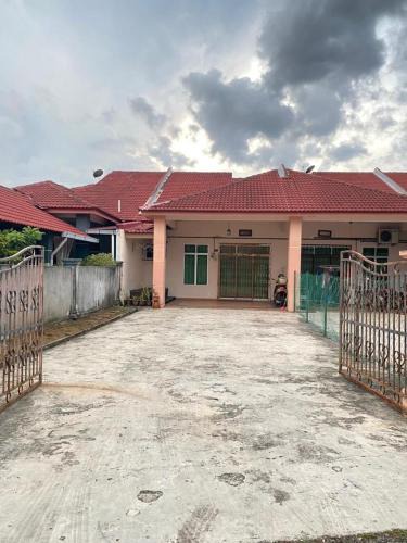 Muar House | Hajjah Homestay Muar