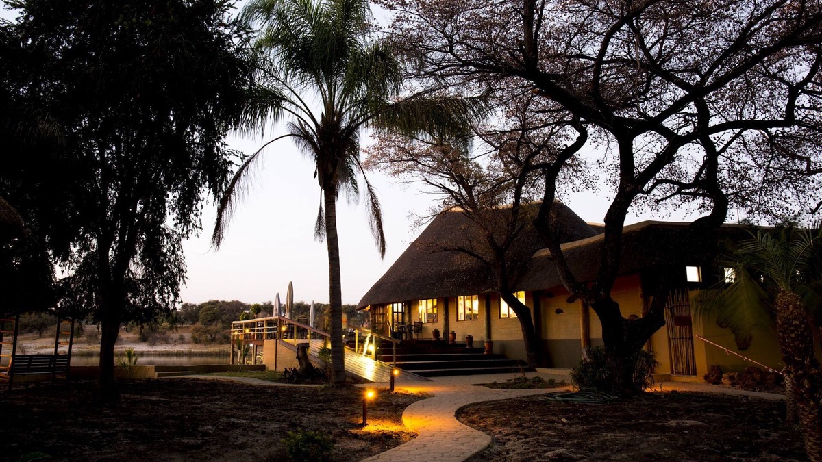 Rundu Cabin | Hakusembe River Lodge