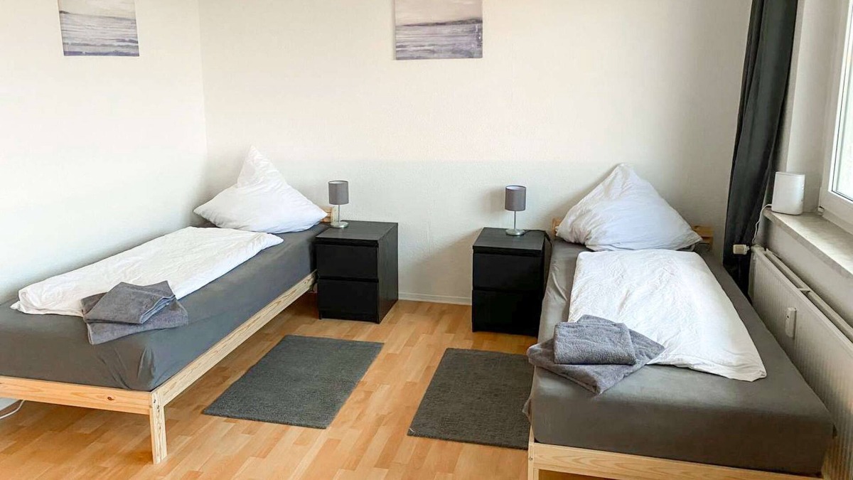 Stadtbezirk West Apartment | Hal11 Cosy Flat With TV & Wlan in Halle