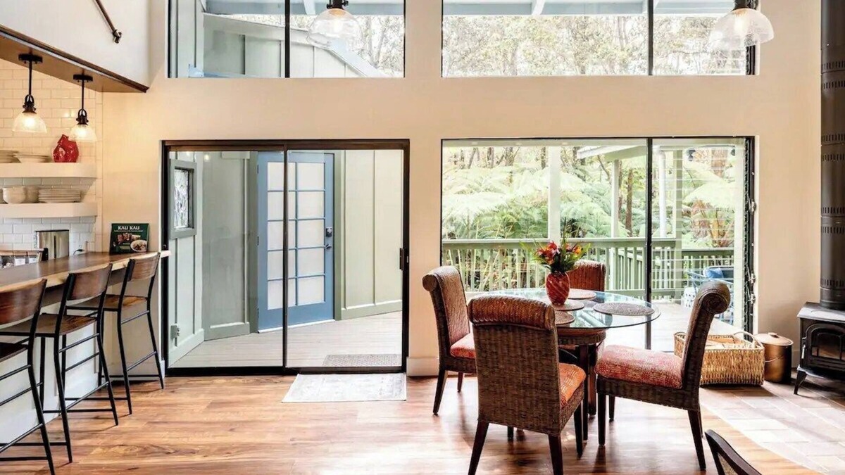 Volcano House | Hale Ho'okipa, Hale Ho'okipa a Quiet Rain Forest Retreat