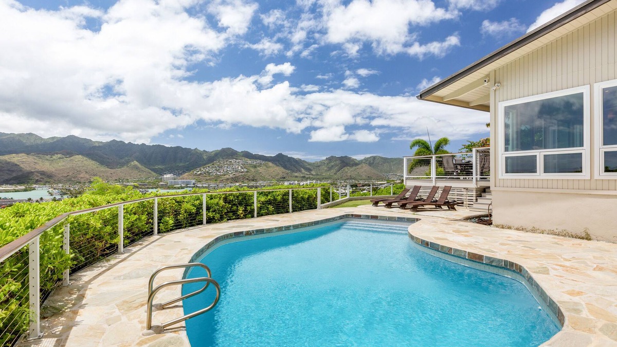 Portlock House | Hale Maunalua hillside hideaway with ocean views & pool - walk to Hanauma Bay