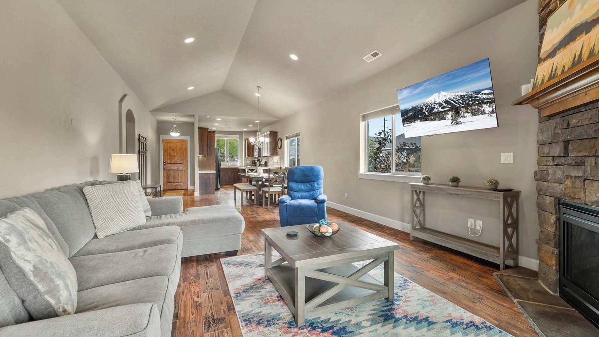 Southeast Bend House | Haley House | Hot tub, Pets ok! Close to it All!
