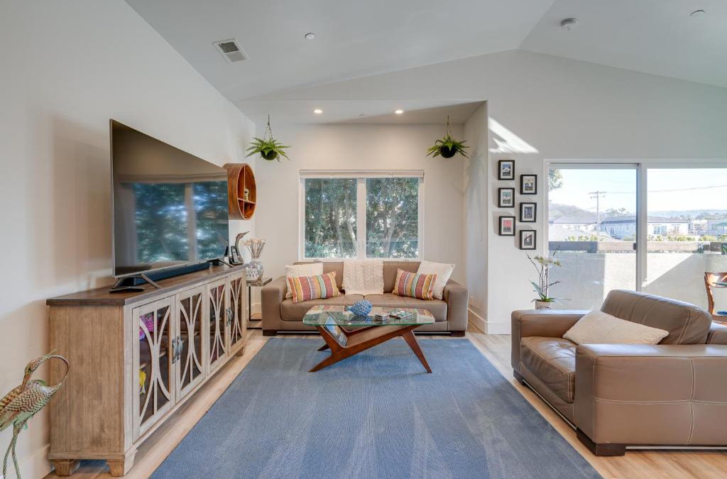 Half Moon Bay House | Half Moon Bay Vacation Rental 1 Mile to Beach!