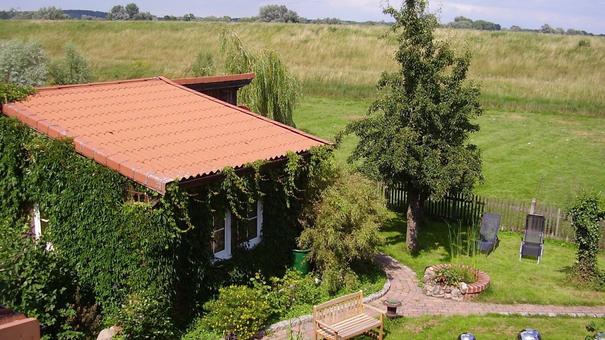 Damnatz House | Half-timbered - holiday house at ground level and quiet, without barriers. At the Elbdeich Damnatz