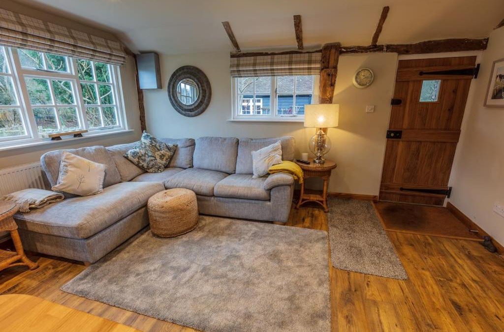 Cranbrook House | Halfmoon Lodge @ Knights Hole wheelchair access