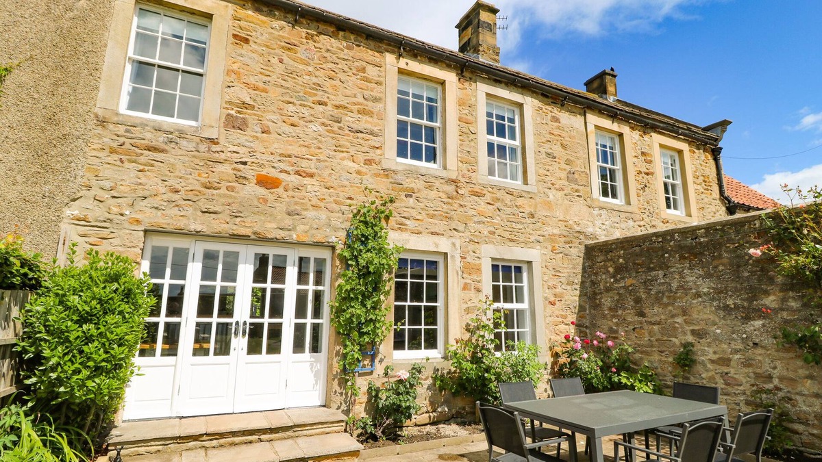 Ovington House | HALL COTTAGE, pet friendly, with open fire in Ovington