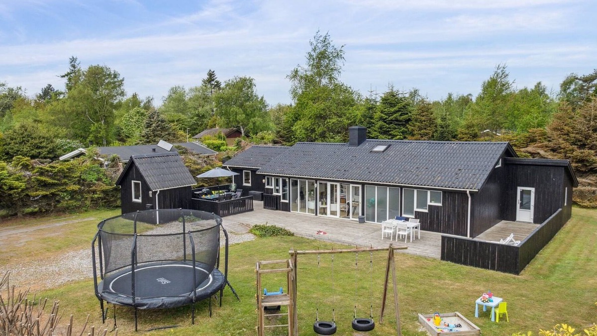 Bøtø By House | "Hallveig" - 1.1km from the sea by Interhome