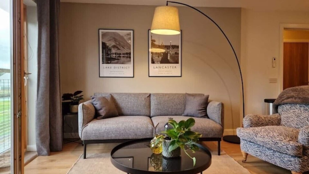Slyne Apartment | Halton Hideaway - Easy access to village life
