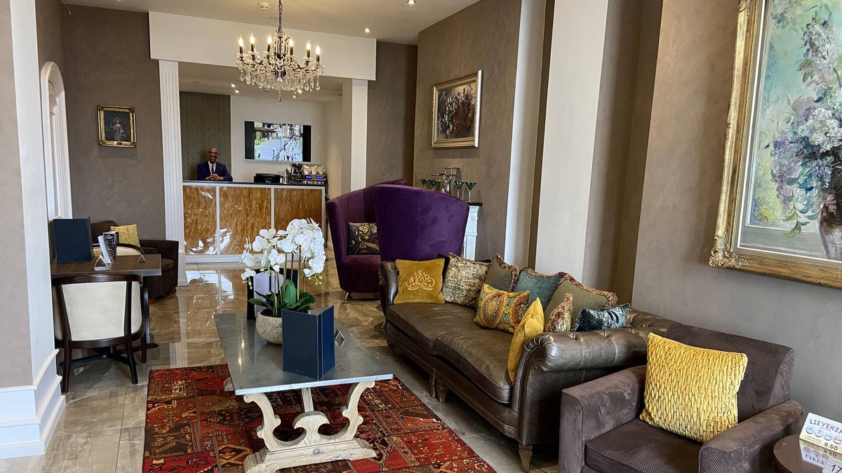 Douglas Hotel | Halvard Hotel