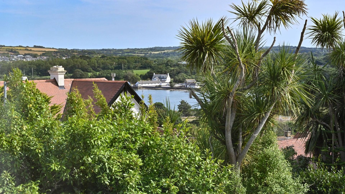 Lelant House | Halwell Lodge