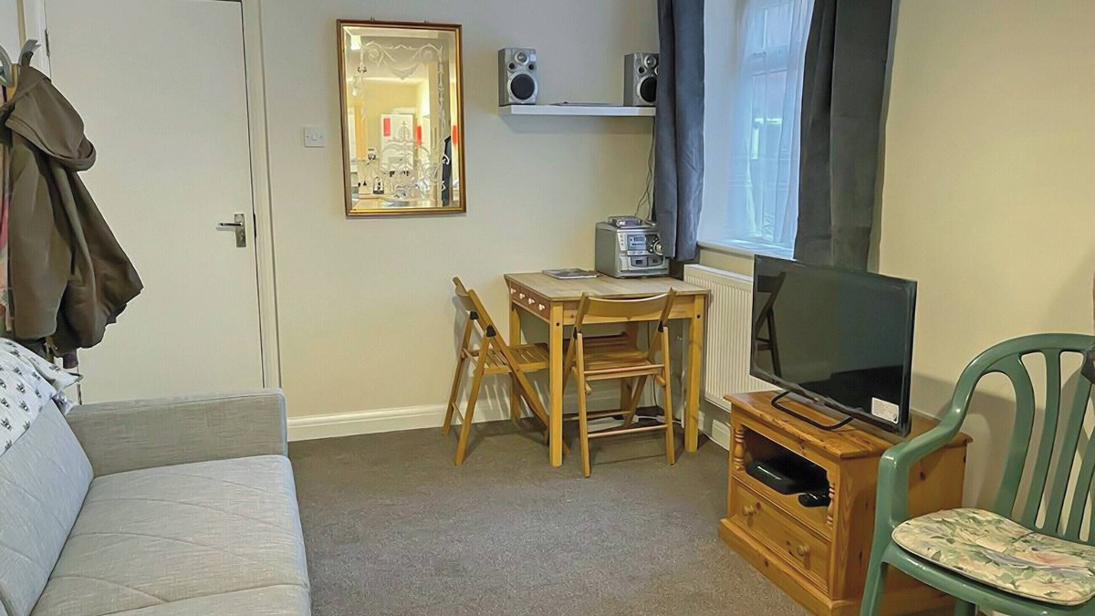 Worthing Apartment | Ham Road Apartment - UK48221