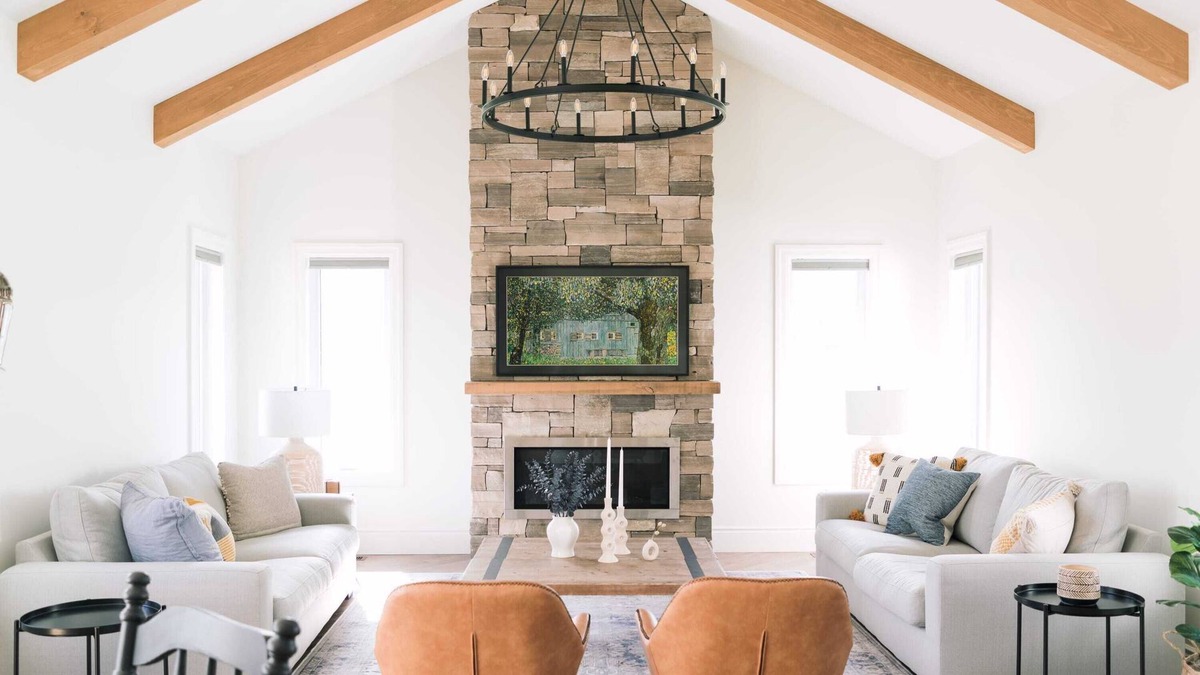 Greater Napanee House | Hambly House - Modern Farmhouse near PEC