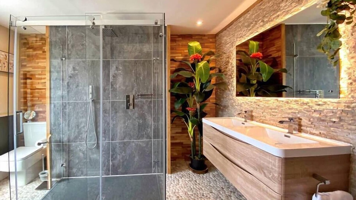 Broad Oak House | Hambrook House Guest Suites