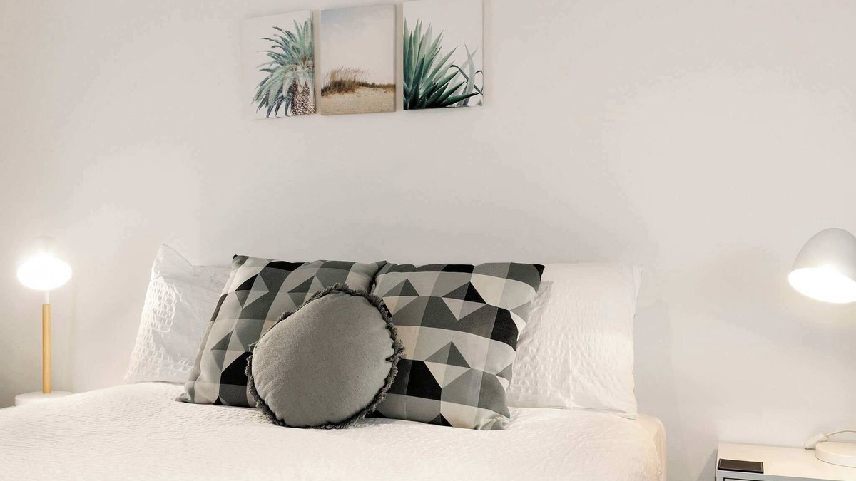 Busselton Bed & Breakfast | Hamelin Bay Room - 4 @ Observatory Guesthouse