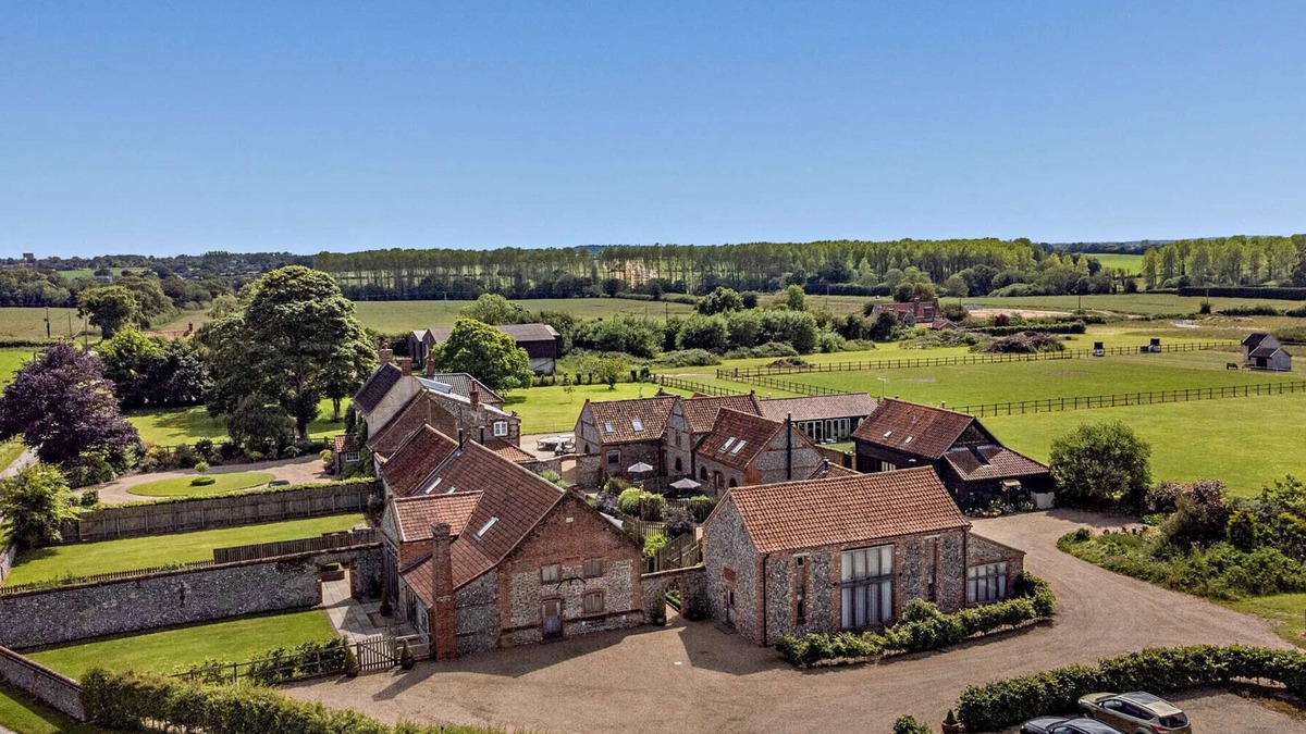 Bodham House | Hammond Barn - Three Bedroom House, Sleeps 6