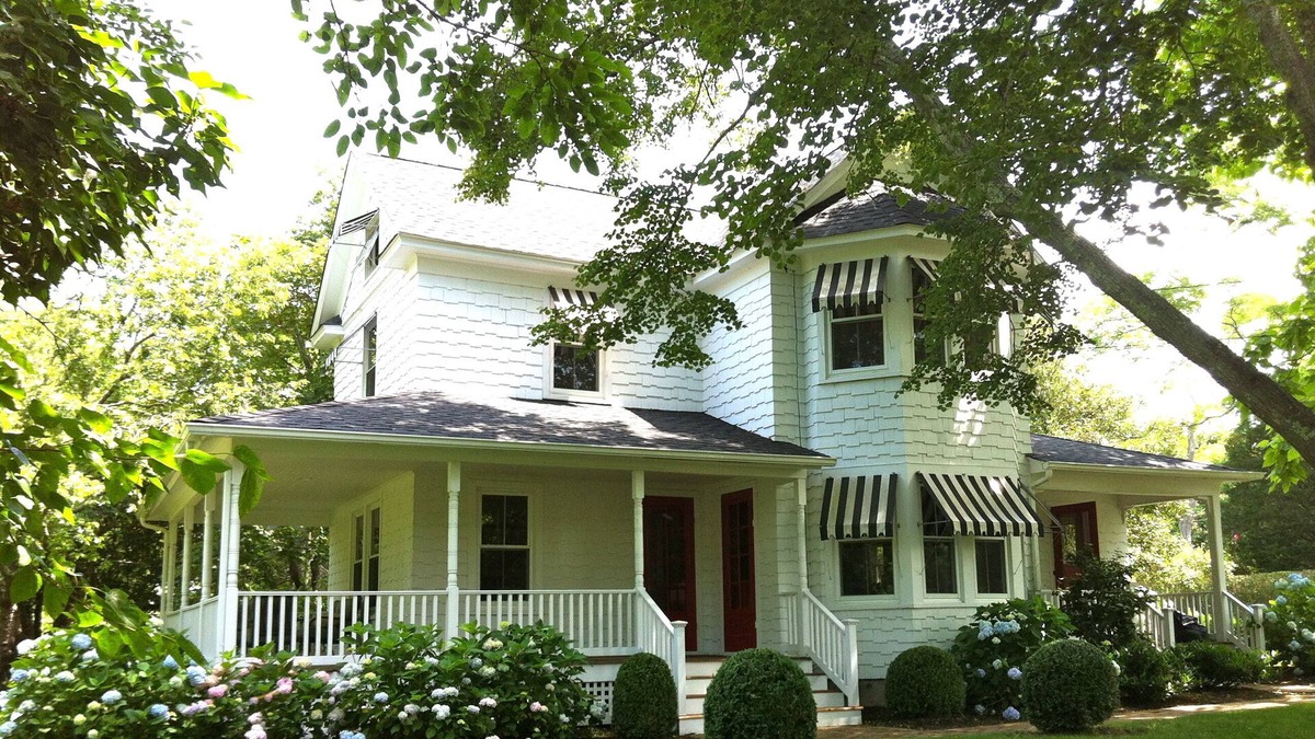 Hampton Bays House | Hampton Bays Charming Farmhouse 3 Bed 2 Bath AVAIL August 27 through September