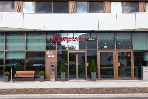 Berg am Laim Hotel | Hampton By Hilton Munich City Center East