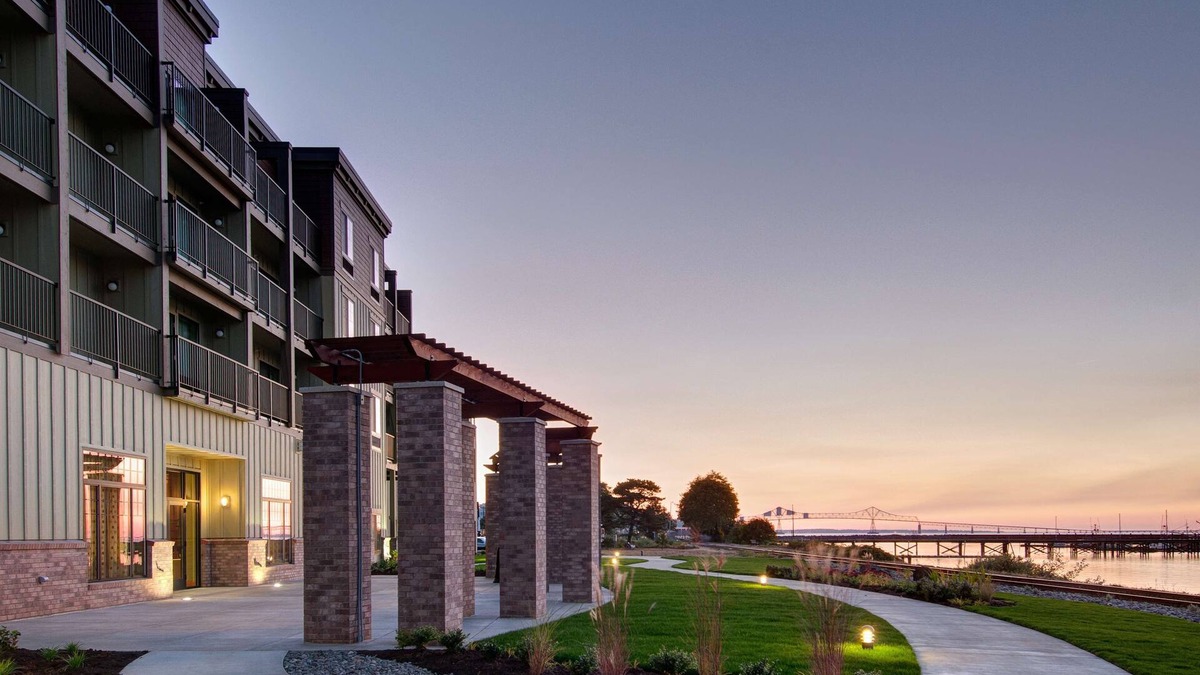 Astoria Hotel | Hampton Inn and Suites Astoria