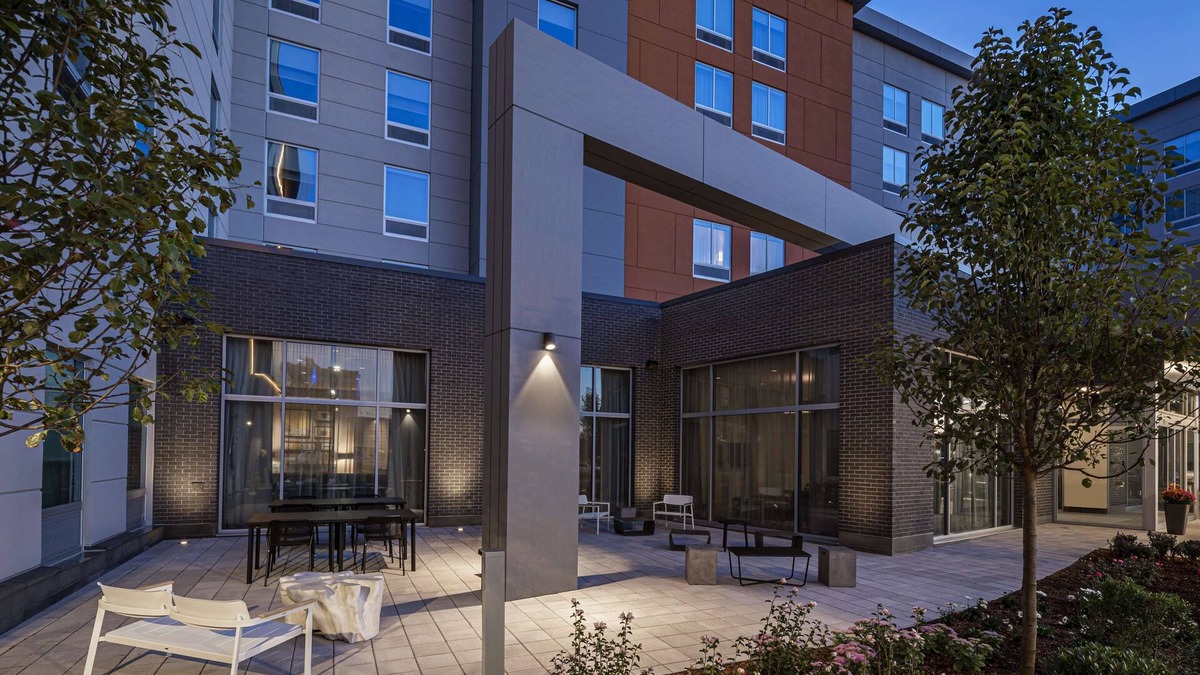 Woburn Hotel | Hampton Inn Boston Woburn