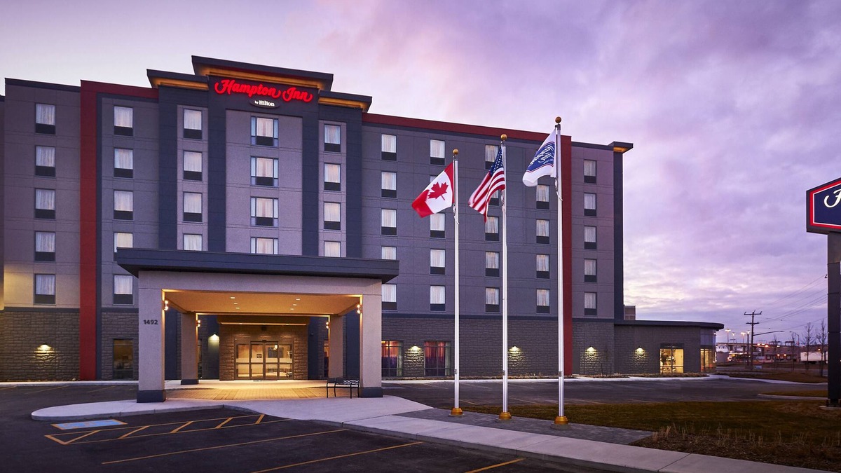 Point Edward Hotel | Hampton Inn by Hilton Sarnia/Point Edward