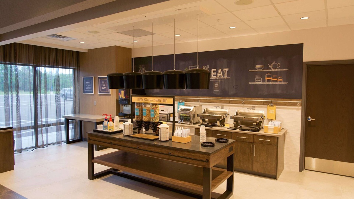 Goddard Hotel | Hampton Inn by Hilton West Wichita Goddard
