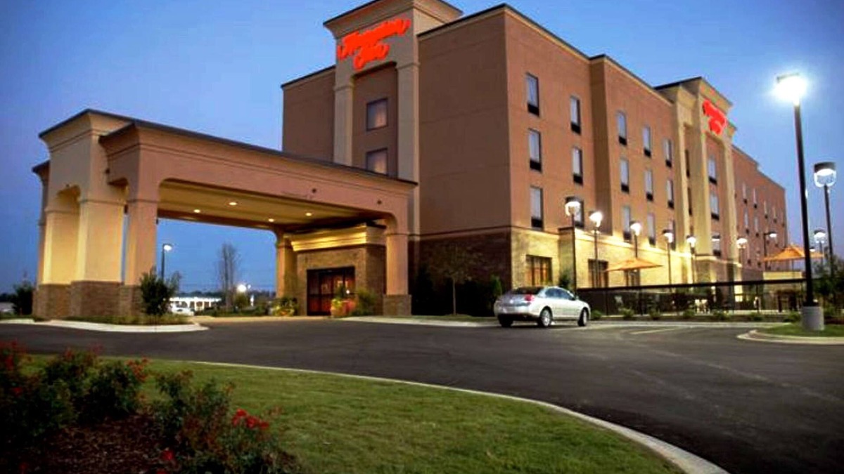 Calera Hotel | Hampton Inn Calera