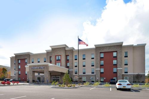 Painted Post Hotel | Hampton Inn Corning/Painted Post