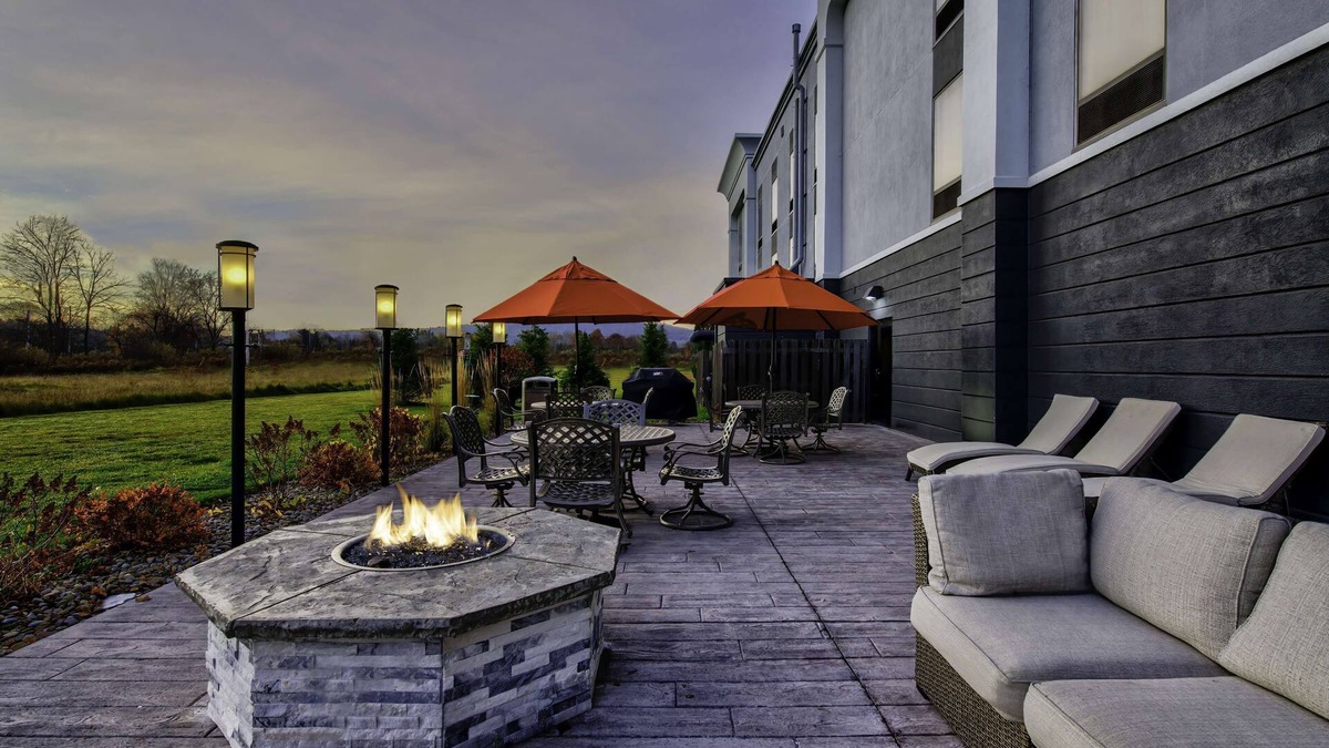 Cortland Hotel | Hampton Inn Cortland