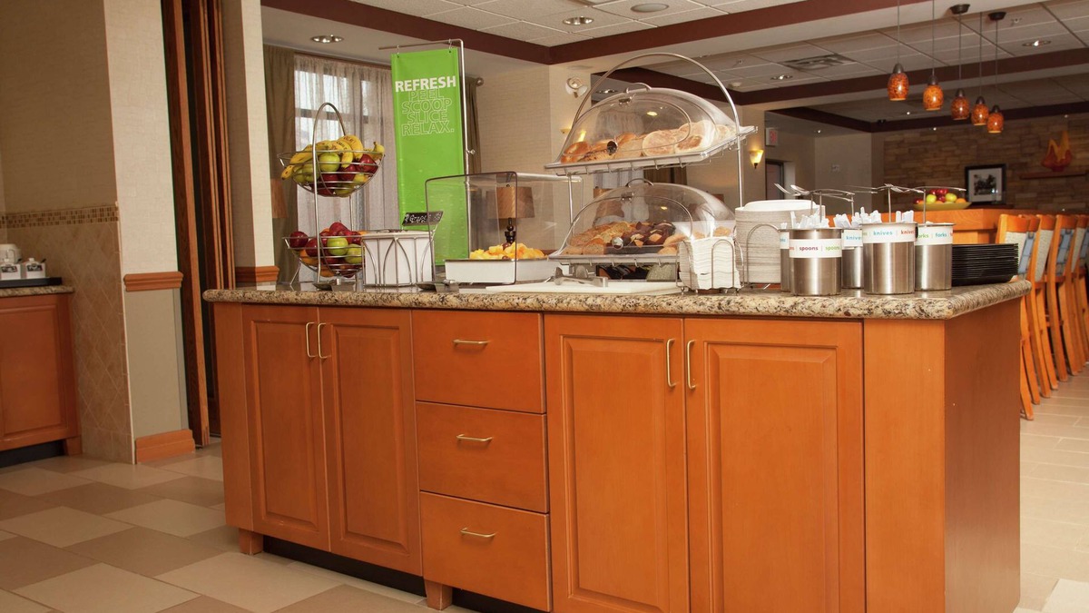 Big Flats Airport Hotel | Hampton Inn Elmira/Horseheads