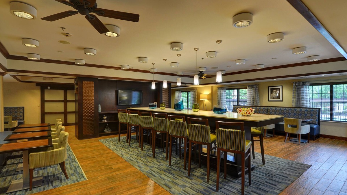 Franklin Hotel | Hampton Inn Franklin/Milford