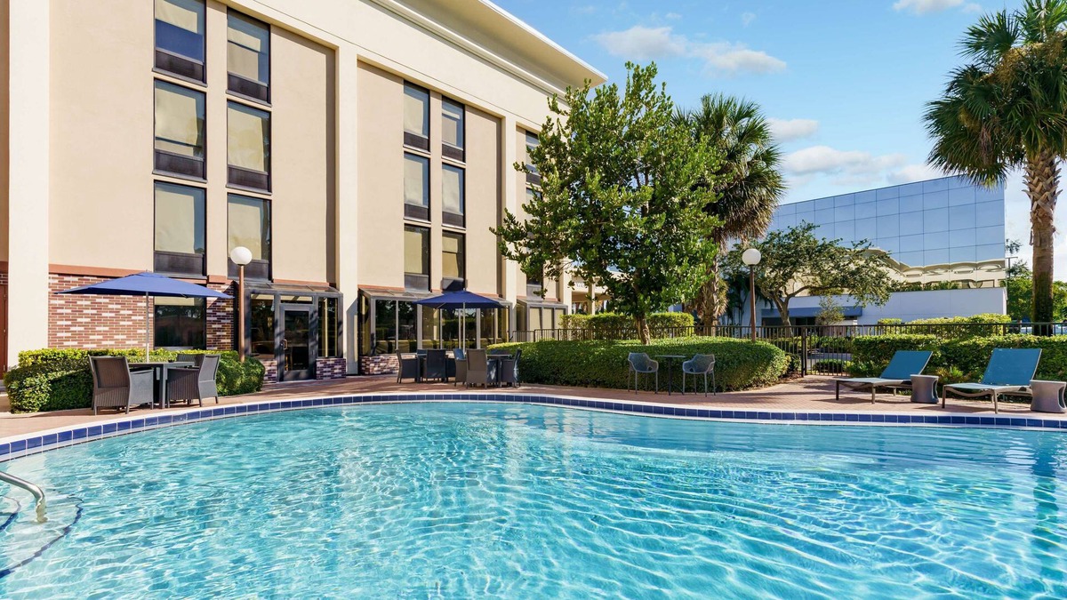 Oakland Park Hotel | Hampton Inn Ft. Lauderdale-Cypress Creek