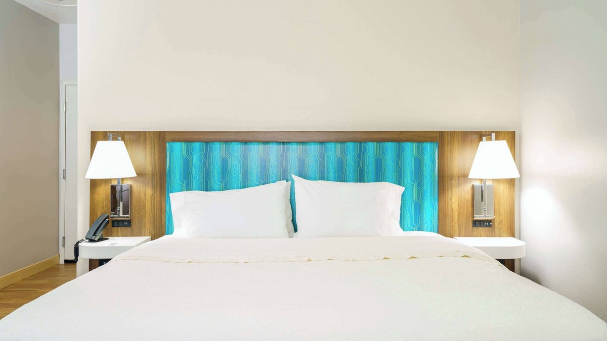 Garden City Hotel | Hampton Inn Garden City