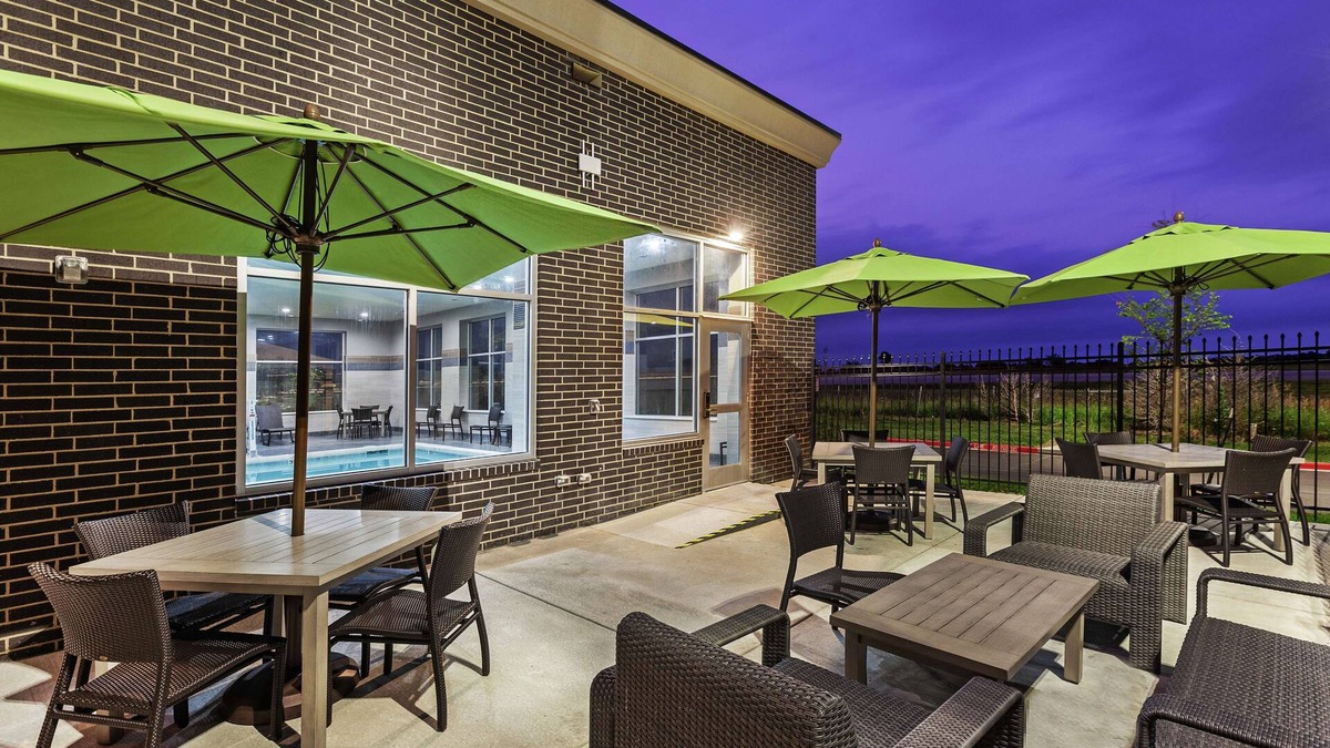 New Century Hotel | Hampton Inn Gardner Conference Center