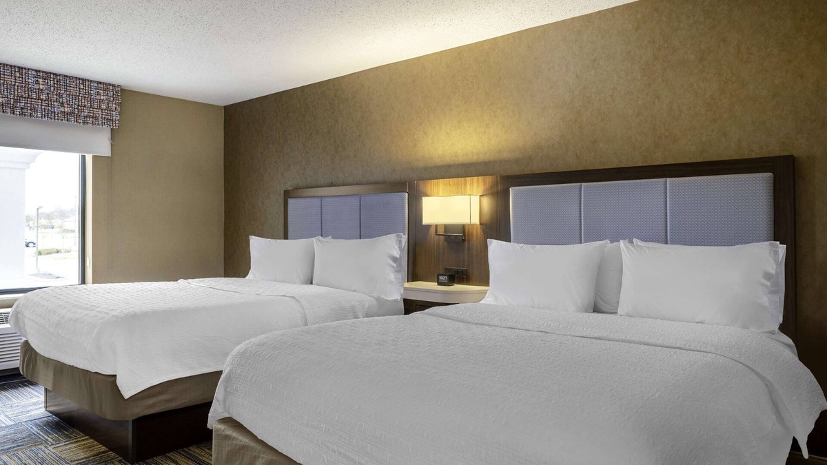 Greenfield Hotel | Hampton Inn Greenfield