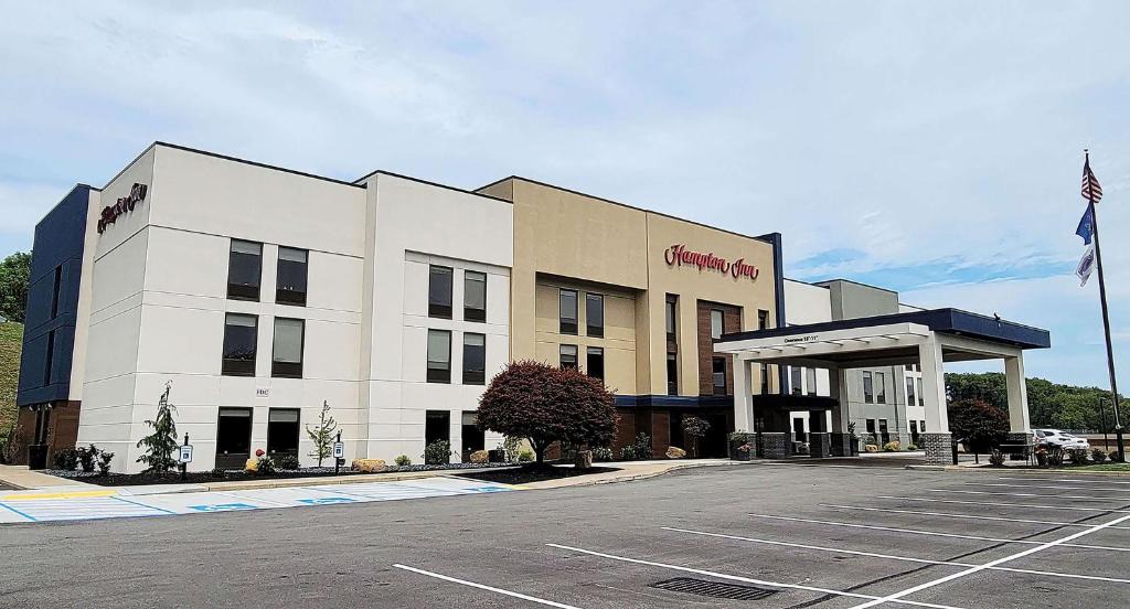 Greensburg Hotel | Hampton Inn Greensburg