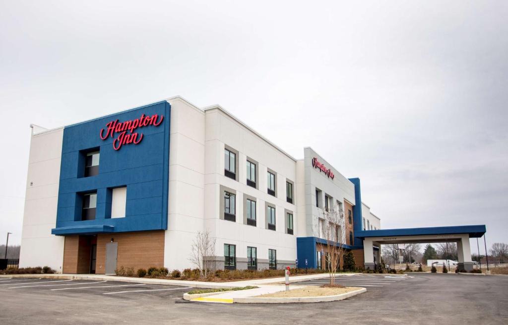 Parkers Crossroads Hotel | Hampton Inn Lexington, Tn