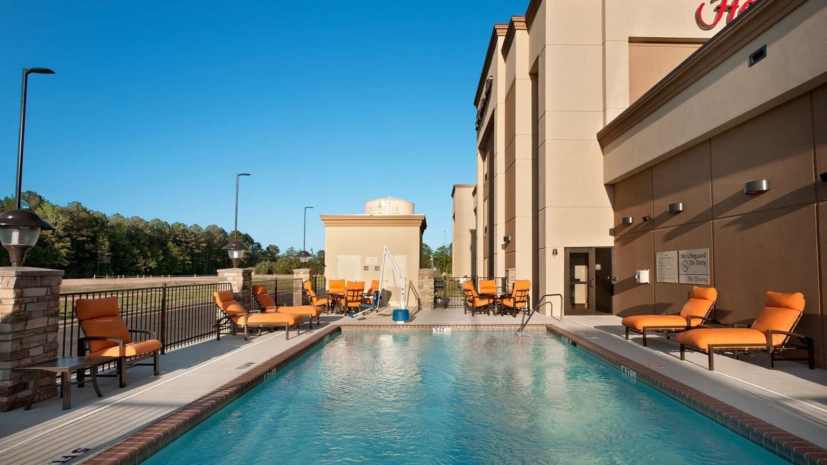 Magnolia Hotel | Hampton Inn Magnolia