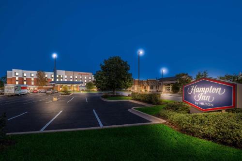 McHenry Hotel | Hampton Inn McHenry