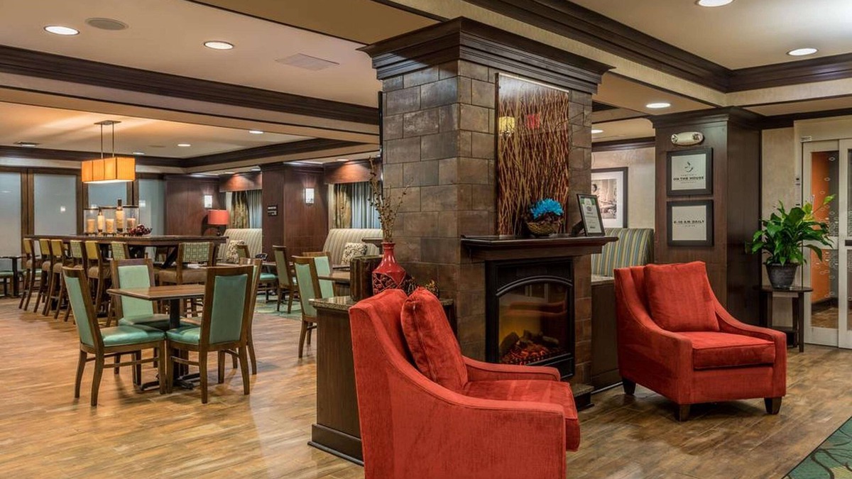 New Albany Hotel | Hampton Inn New Albany