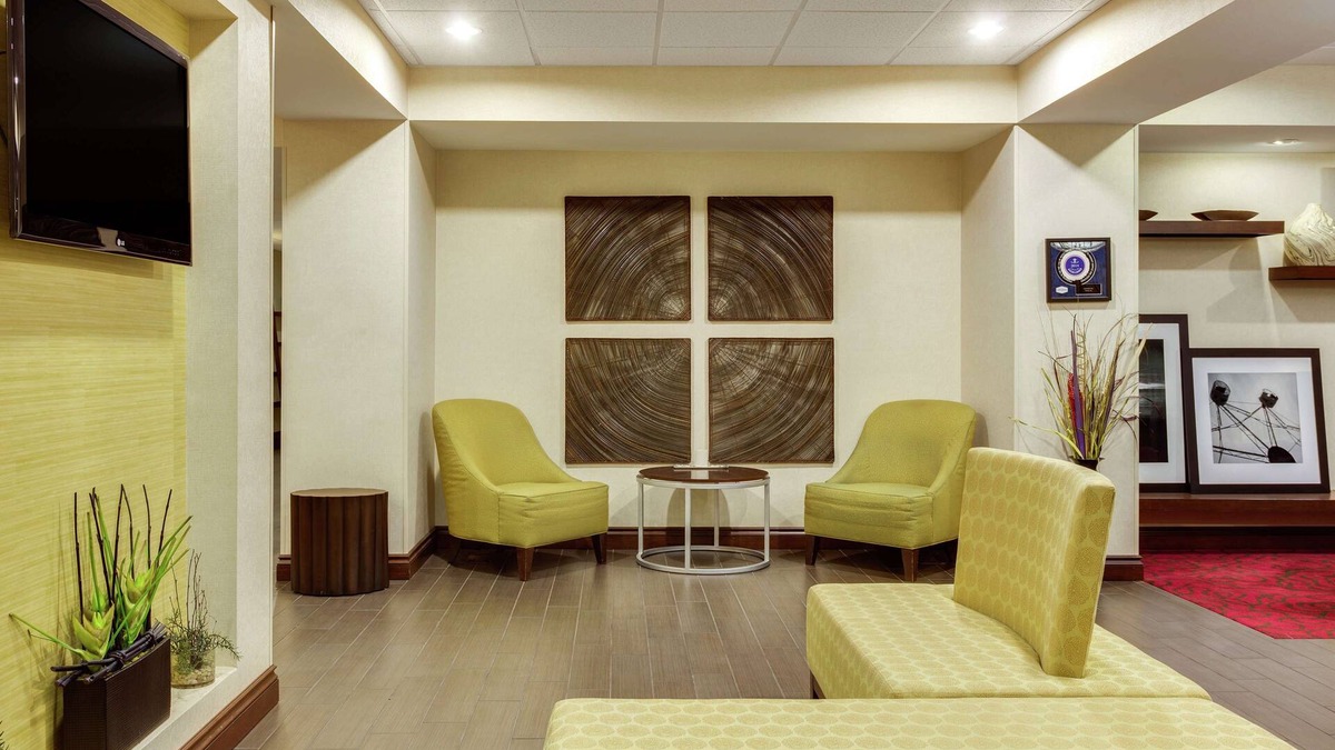 Ozark Hotel | Hampton Inn Ozark