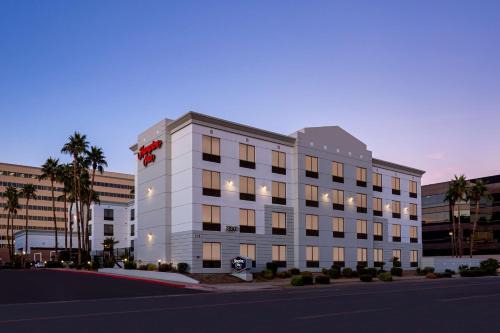 Camelback East Hotel | Hampton Inn Phoenix - Biltmore