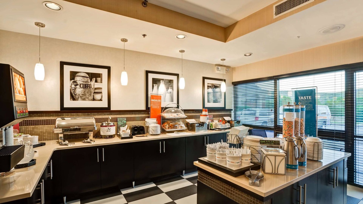 Moosic Hotel | Hampton Inn Scranton at Montage Mountain