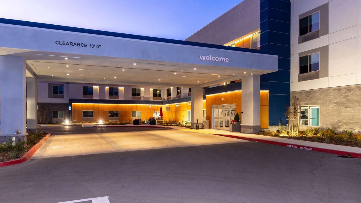 Selma Hotel | Hampton Inn Selma, Ca