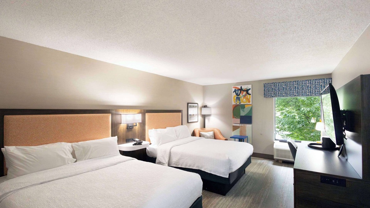 Springfield Hotel | Hampton Inn Springfield