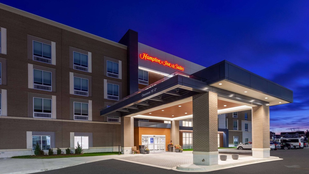 Bloomfield Hills Hotel | Hampton Inn & Suites Bloomfield Hills Detroit