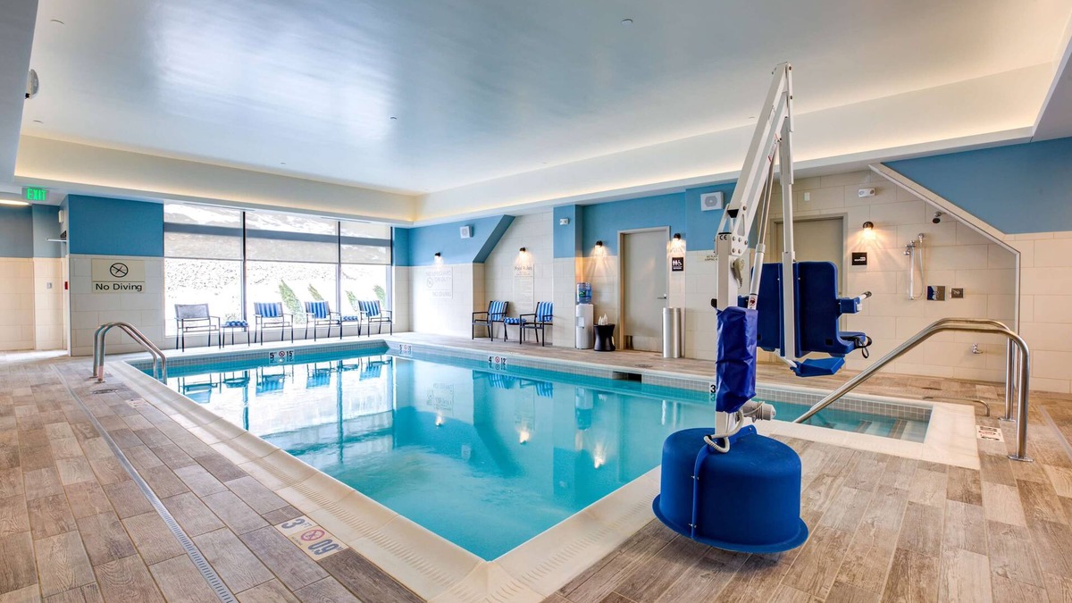 Waltham Hotel | Hampton Inn & Suites Boston/Waltham
